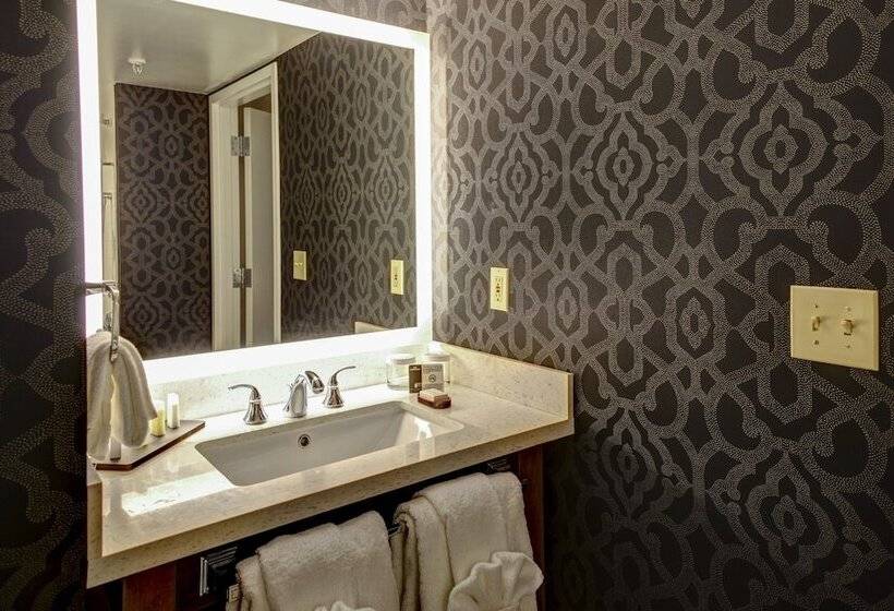 장애인을 위한 스위트, Embassy Suites Williamsburg