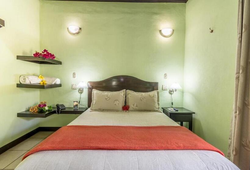 غرفة قياسية, Kayak Lodge