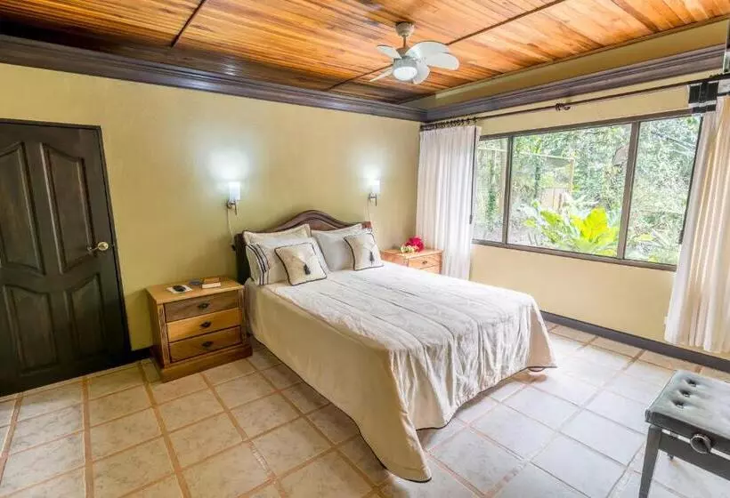 اتاق کلاسیک خانوادگی, Kayak Lodge