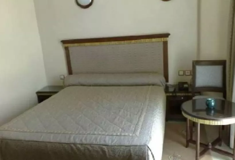 اتاق استاندارد, Maamoura