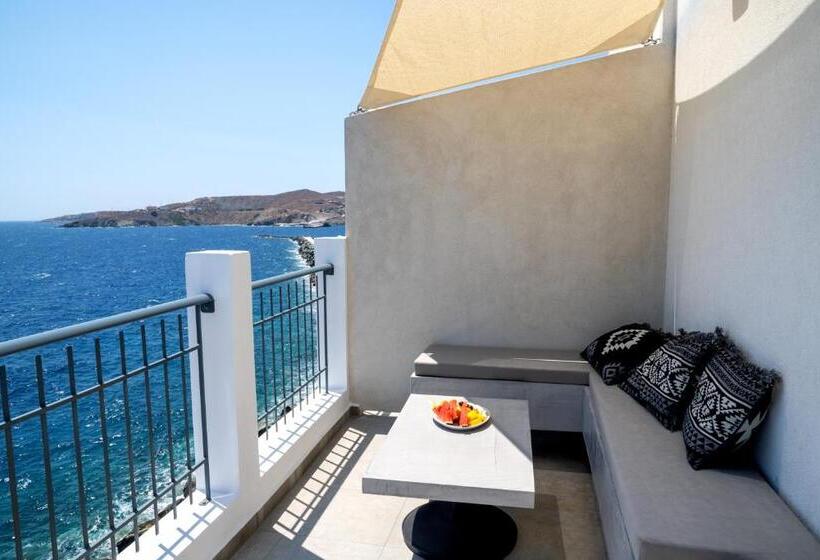 سوییت با چشمانداز دریا, Nisaki Hotel & Elite Suites