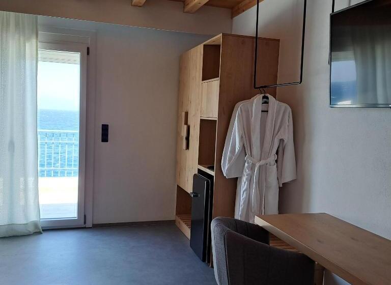 سوییت با چشمانداز دریا, Nisaki Hotel & Elite Suites