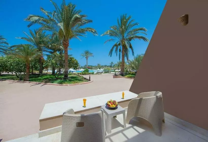 プールビュースタンダードルーム, Pharaoh Azur Resort