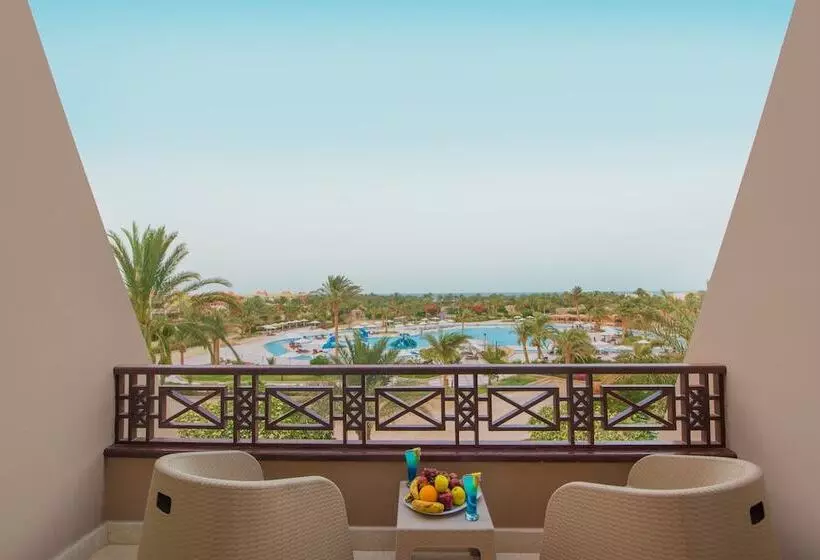 プールビュースタンダードルーム, Pharaoh Azur Resort