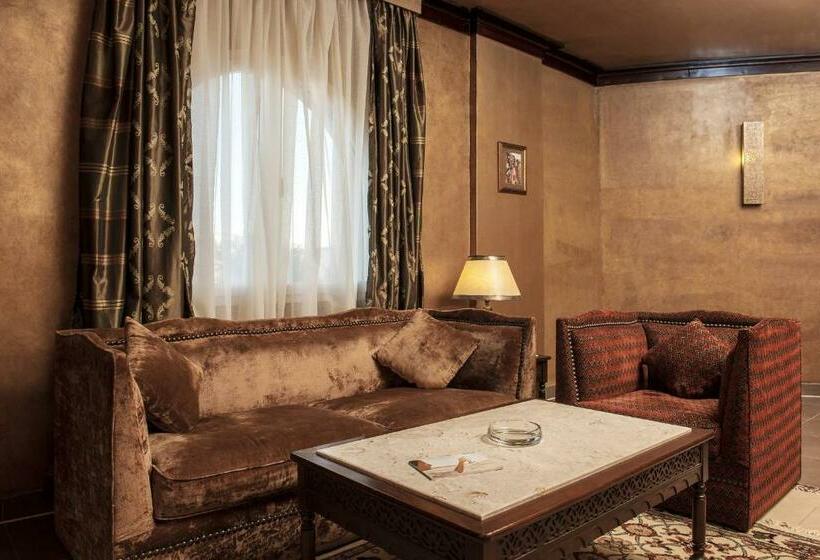 سوئیت اجرایی با چشم‌انداز دریا, Sunrise Mamlouk Palace Resort