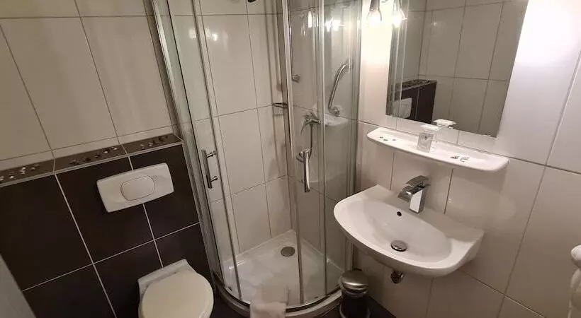 Standard Yhden Hengen Huone, Zur Riede Bei Bremen