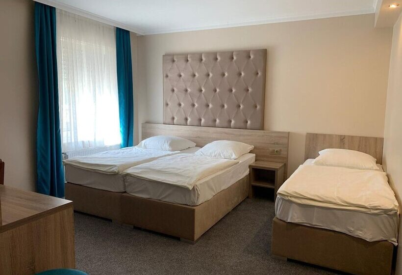 غرفة قياسية ثلاثية, Zur Riede Bei Bremen