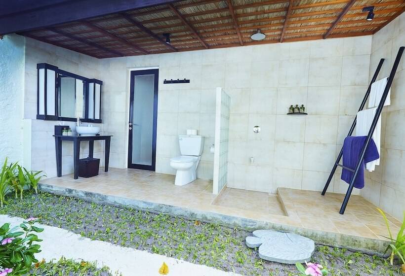 بانگلوی استاندارد, Kuredu Island Resort & Spa