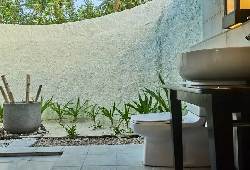 بانگلوی ممتاز, Kuredu Island Resort & Spa