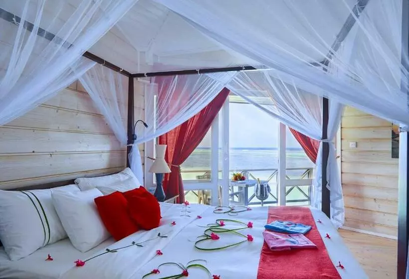 سوییت با چشمانداز دریا, Kuredu Island Resort & Spa