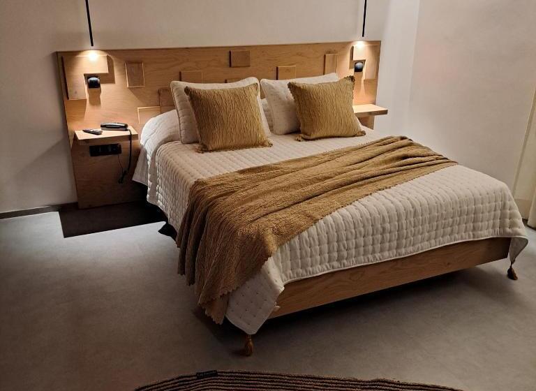 سوییت با چشمانداز دریا, Nisaki Hotel & Elite Suites