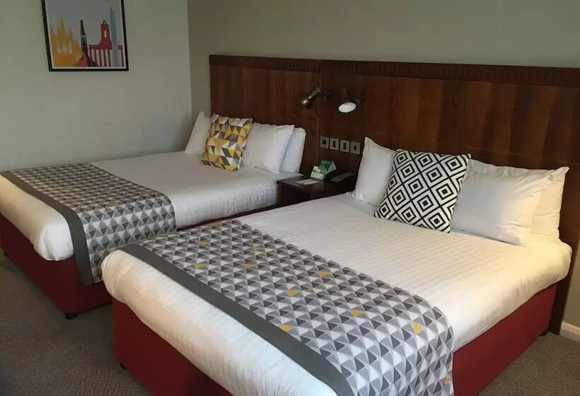 ２ダブルベッドのスタンダードルーム, Holiday Inn Northampton, An Ihg
