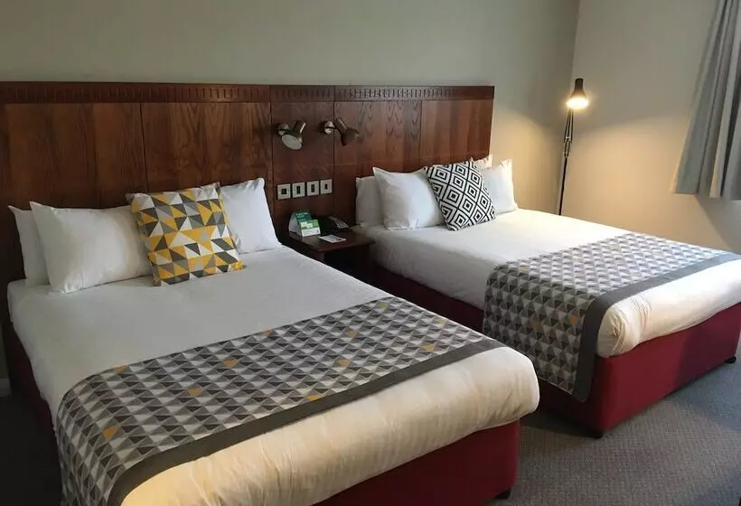 ２ダブルベッドのスタンダードルーム, Holiday Inn Northampton, An Ihg