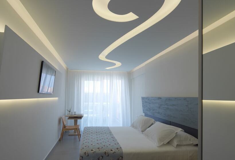 غرفة بريميوم إطلالة جانبية على البحر, Melrose Rethymno By Mage Hotels