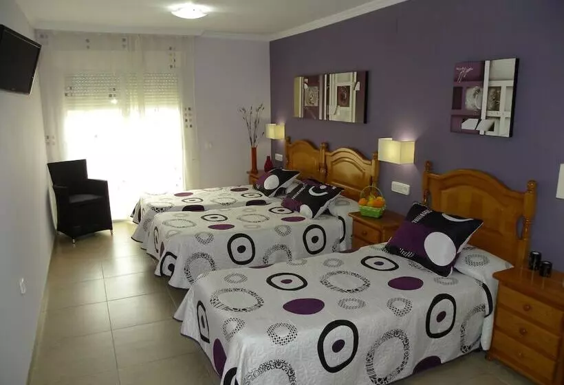 اتاق استاندارد سه نفره, Noguera El Albir