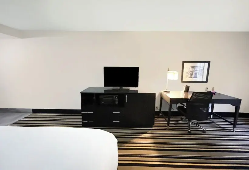 سوییت, OYO Townhouse Jackson Ridgeland