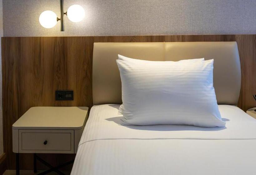 اتاق استاندارد با چشم‌انداز دریا, Delta Hotels By Marriott Antalya Lara