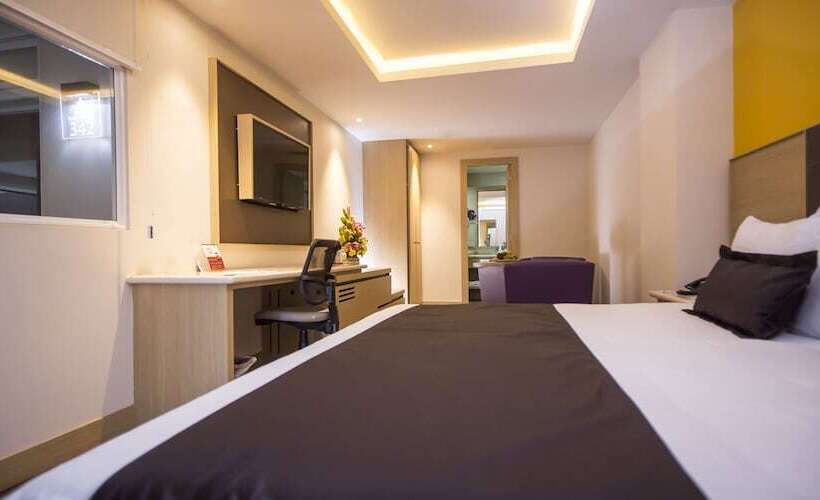 جناح جونيور, Plaza Poblana