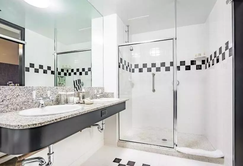 اتاق استاندارد با تخت بزرگ, Proximity