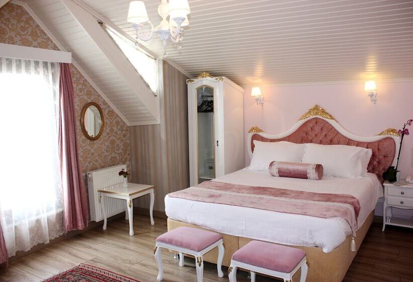 Standard Triple Room, Romantic Hotel Istanbul