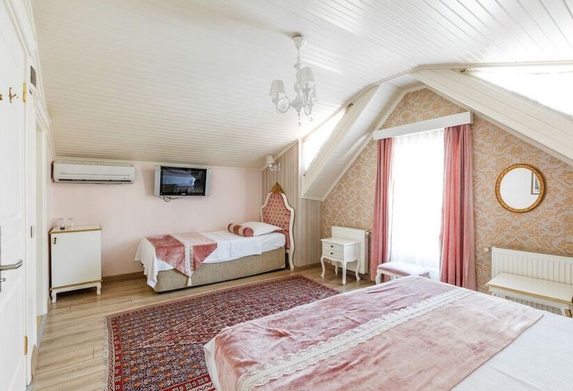 Standard Triple Room, Romantic Hotel Istanbul