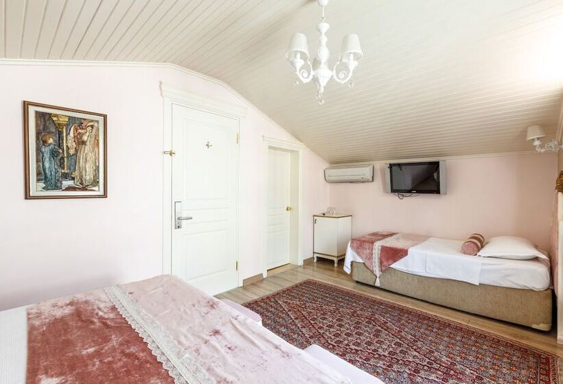 Standard Triple Room, Romantic Hotel Istanbul