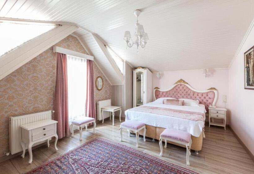 Standard Triple Room, Romantic Hotel Istanbul