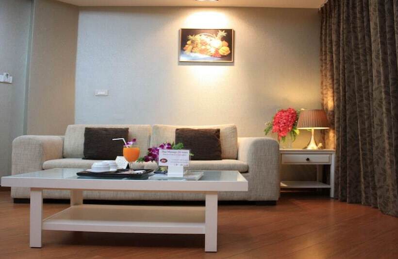 سوییت لوکس, Summit Pavilion