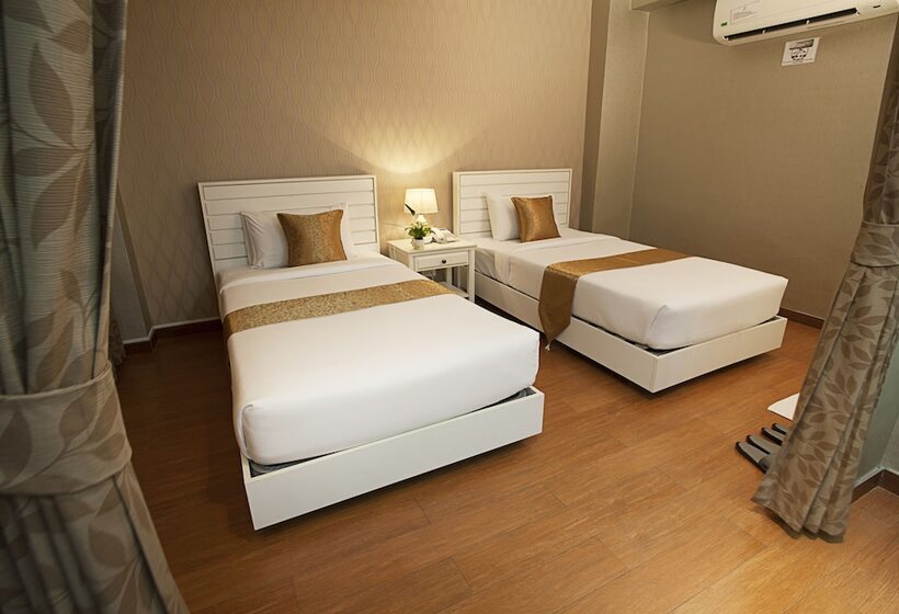 سوییت لوکس, Summit Pavilion