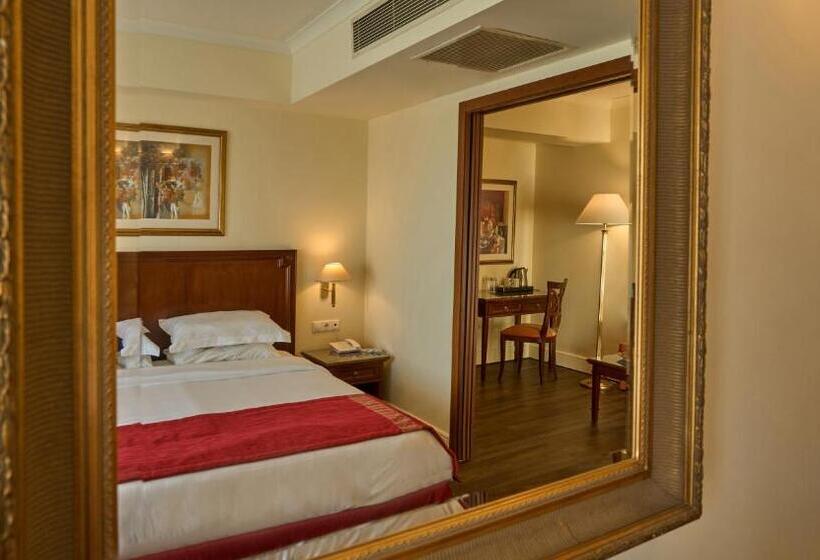 オーシャンビュージュニアスイート, Volos Palace