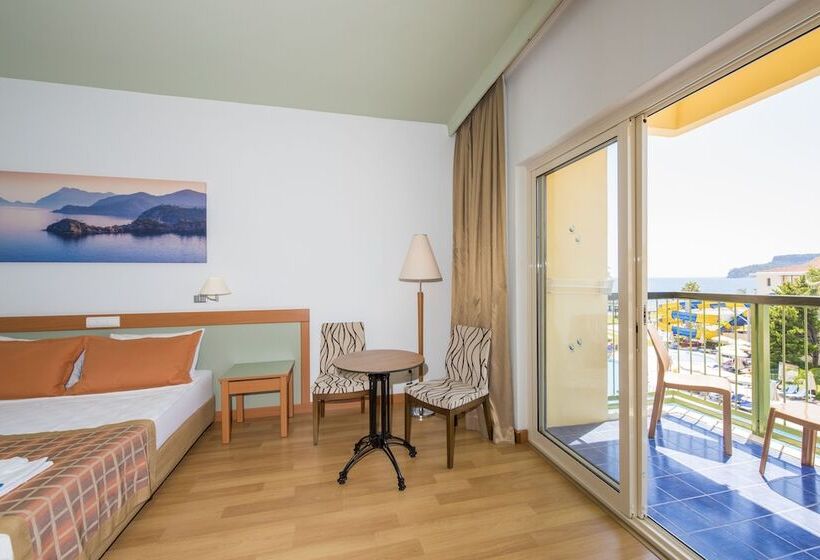 Номер Стандарт, Aqi Hydros Club