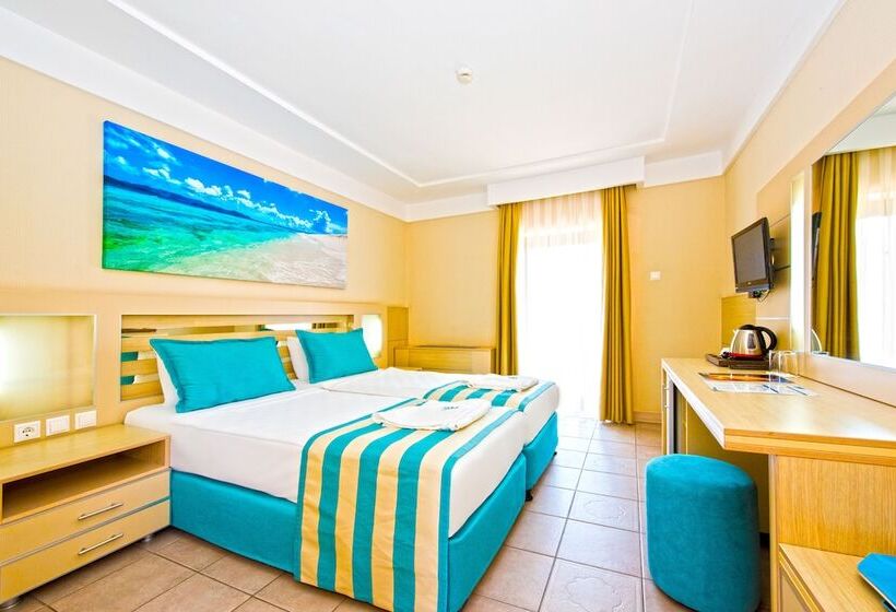 Номер Клуб, Aqi Hydros Club