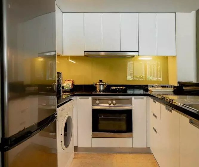2 Bedroom Premium Apartment, Urbana Langsuan