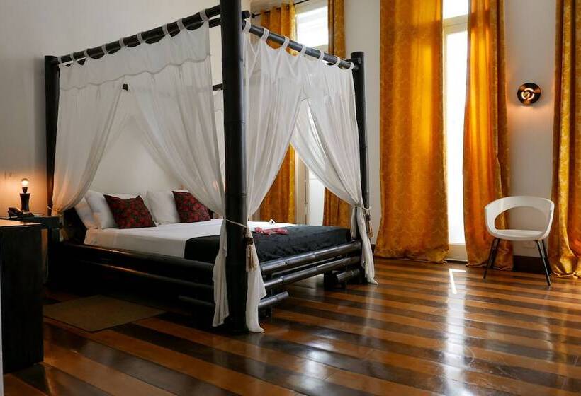 标准间, Aram Yamí Boutique