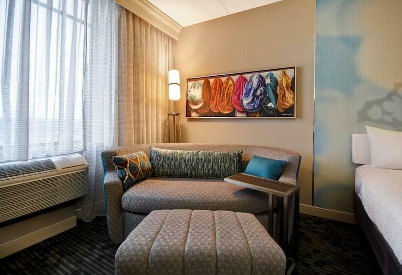 带大床的标准间, Courtyard Louisville Airport