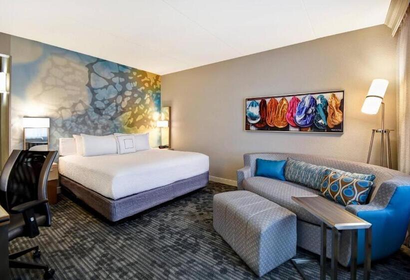 스탠다드 룸 킹사이즈 침대, Courtyard Louisville Airport