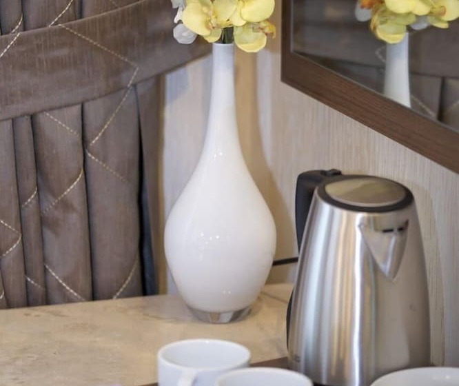 Family Room, Grand Hilarium