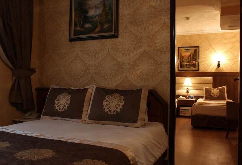 Family Room, Grand Hilarium