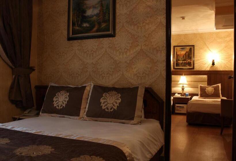 Family Room, Grand Hilarium