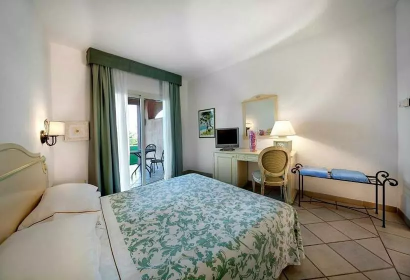 اتاق استاندارد با چشم‌انداز باغ, Grand Hotel In Porto Cervo