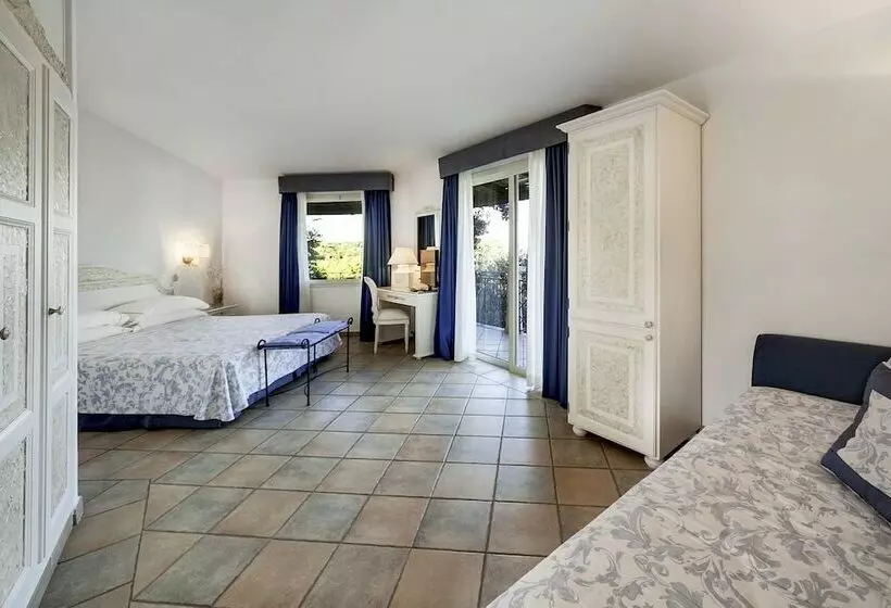 اتاق راحتی سه تخته, Grand Hotel In Porto Cervo