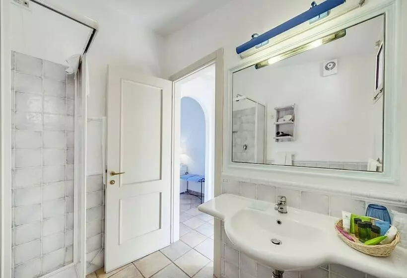 اتاق راحتی سه تخته, Grand Hotel In Porto Cervo