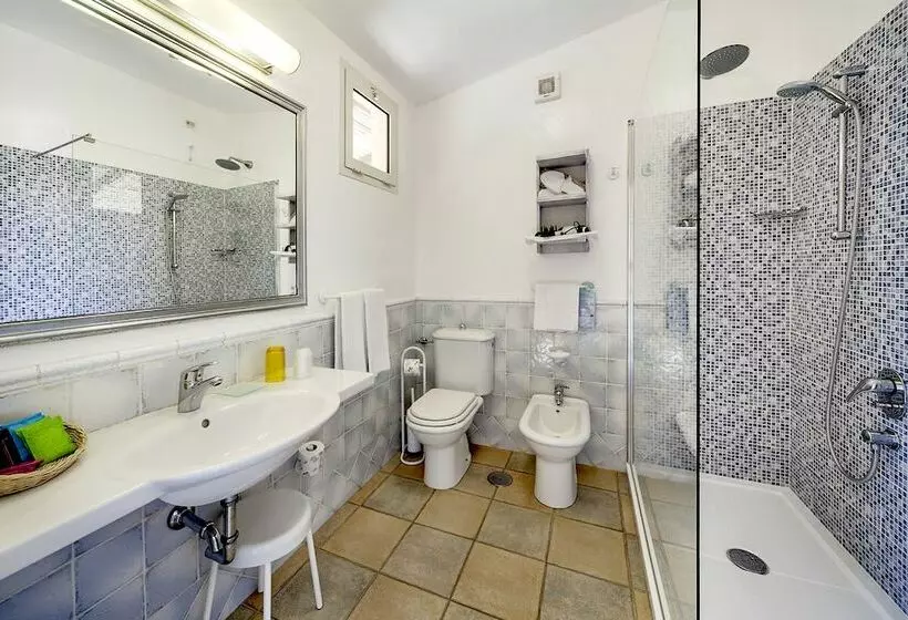 اتاق راحتی سه تخته, Grand Hotel In Porto Cervo