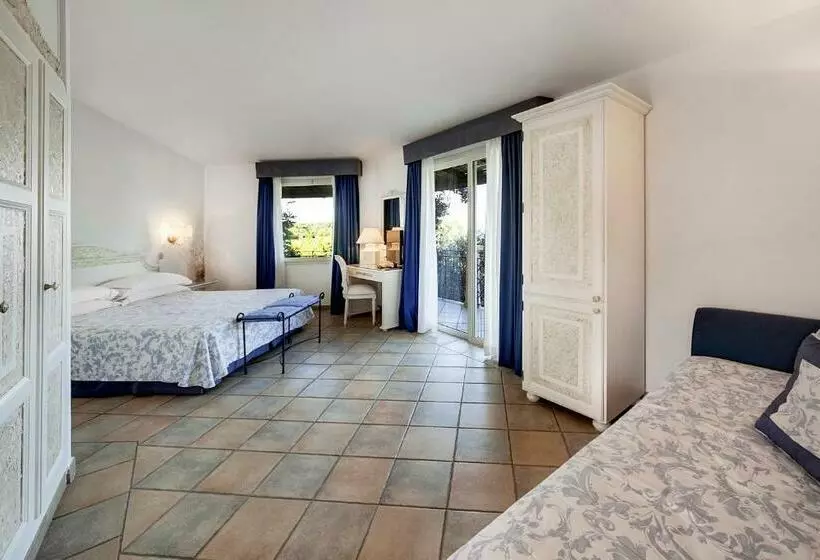 سوییت جونیور, Grand Hotel In Porto Cervo