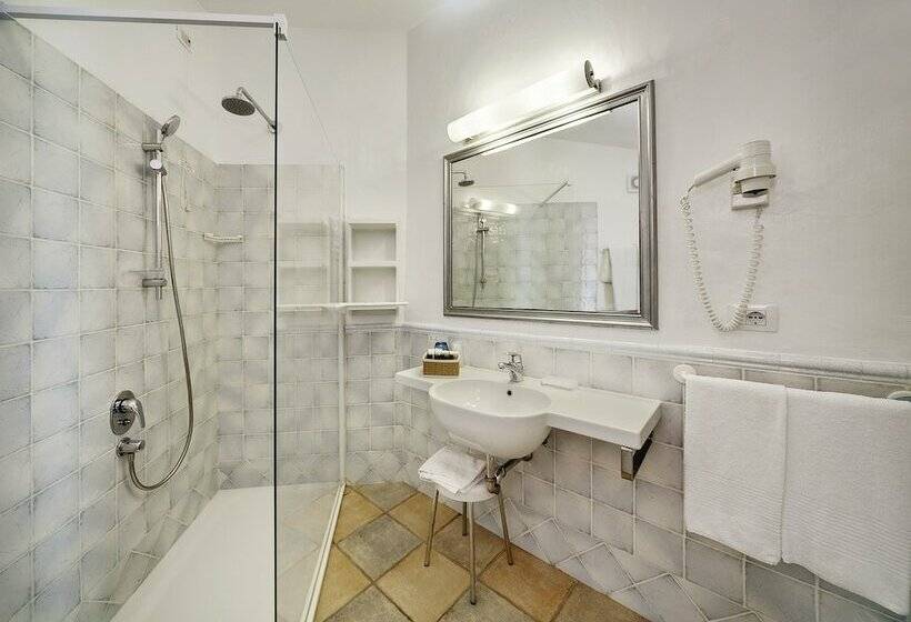 Полулюкс, Grand Hotel In Porto Cervo