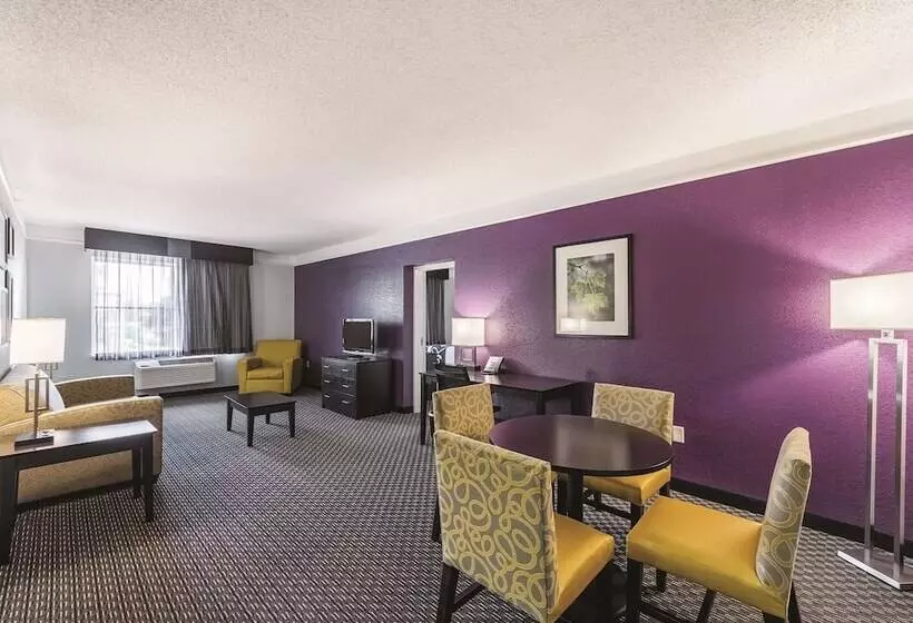 سوئیت برای معلولان, La Quinta Inn & Suites By Wyndham San Antonio Downtown