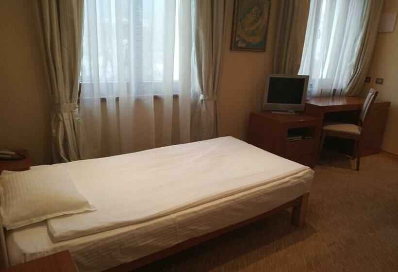 חדר סטנדרט יחיד, Park Central