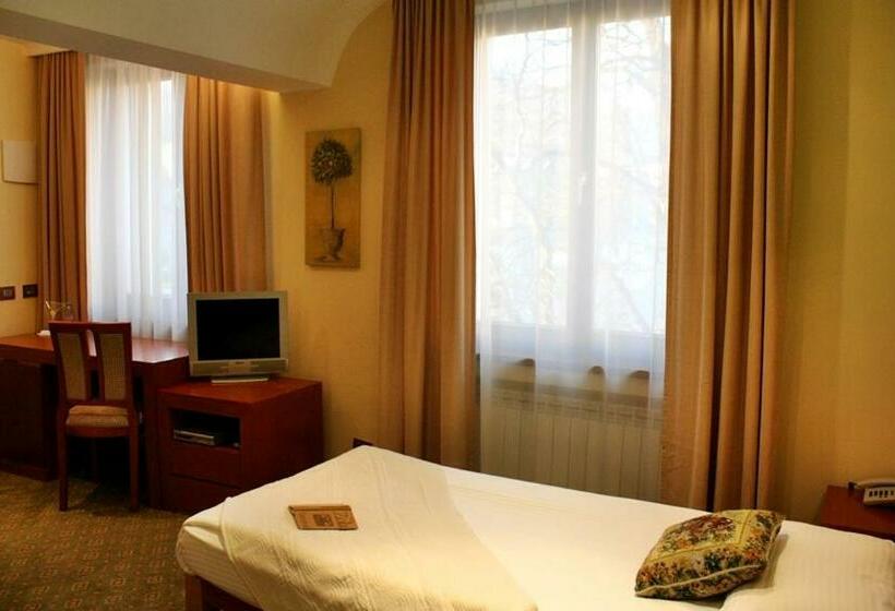 חדר סטנדרט יחיד, Park Central