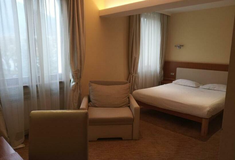 סוויטת ג'וניור, Park Central