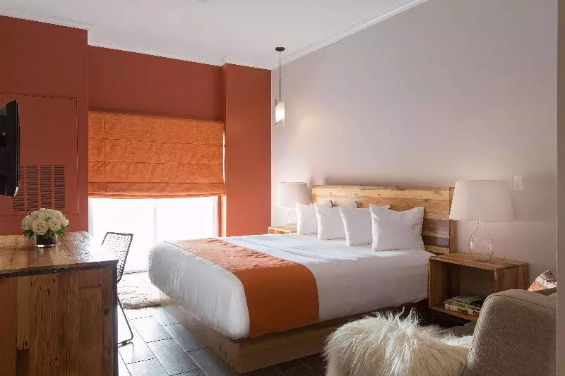 اتاق استاندارد با تخت بزرگ, Ravel Hotel Trademark Collection By Wyndham